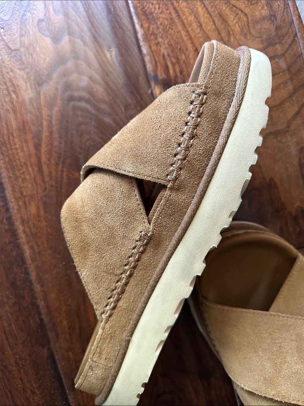 UGG Goldenstar Cross Slide Chestnut Sz 9 - Picture 3 of 5